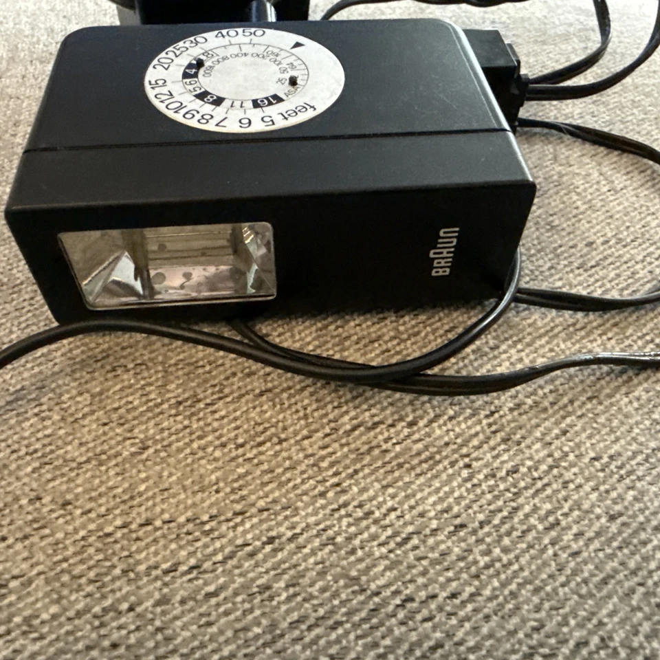 Braun Hobby Hobby F34R Shoe Mount Flash Manual Film Camera Universal UNTESTED - Image 2 of 4