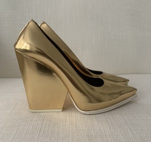gold patent leather shoes