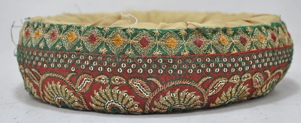 Antiguo soporte para maceta anillo redondo de tela original cuentas antiguas hechas a mano trabajo Foto 2 de 4