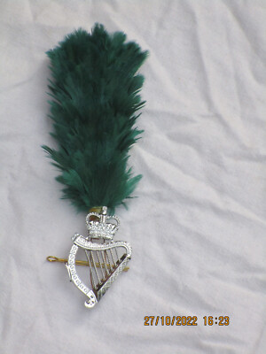 18th London Regiment, London Irish Rifles,mit grünem Hackle, Caubeen Badge