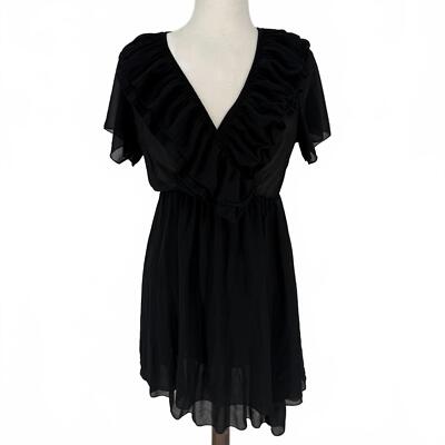 Elegantes schwarzes Rüschenkleid