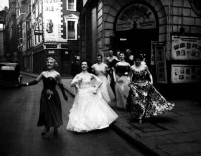 Bevy beautiful girls evening gowns running a West End theatre - 1953 Old Photo