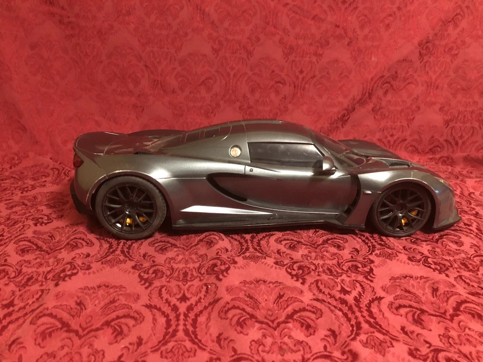 Fast Lane Toys R Us RC Hennessey Venom GT 1:8 * No Remote, Charger Or Battery - Image 3 of 4