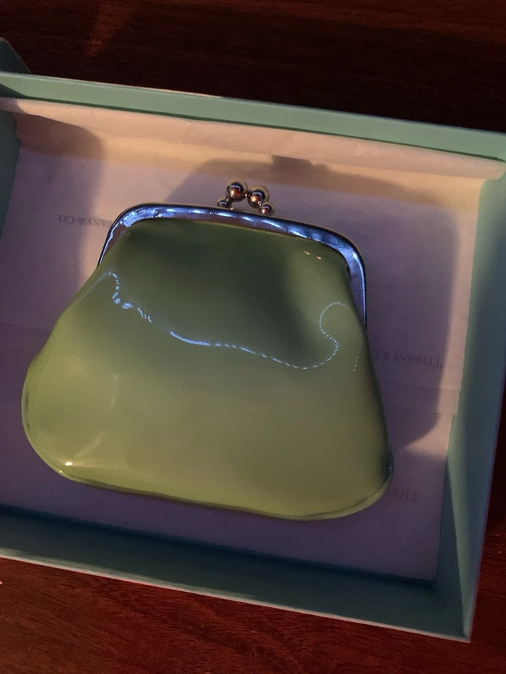 Monedero de cuero vintage Tiffany & Co. con cierre de beso verde Foto 2 de 4