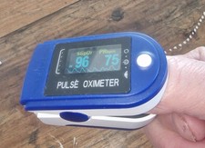 CONTEC CMS50D Pulsoximeter Finger Pulsmessgerät Pulsmesser Digitalanzeige
