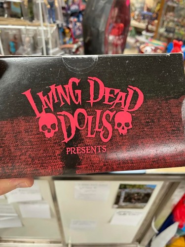 Mezco Toy Living Dead Dolls A Nightmare On Elm Street Talking Freddy Krueger - Bild 3 von 5