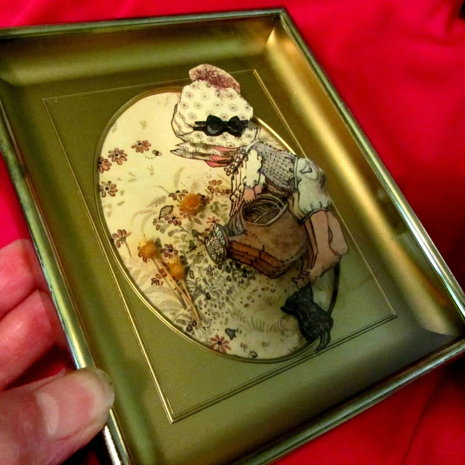 LOTE DE 2 CUADROS 3D ENMARCADOS EN VIDRIO--HOLLY HOBBIE--4 1/2" X 6" Foto 3 de 4