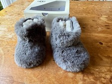 KIDS UGGS GREY LEATHER BOOTS FUR TRAINERS UK 2 INFANTS GIRLS SHOES W/ BOX BABIES