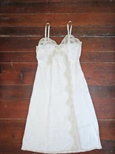 Corhan Noumair Vintage Ivory Full Slip Size 32 Beige Lace Trim Crepe Front Slit