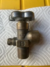 CGA580 SHERWOOD GAS VALVE 3/4 FNPT OUTLET 5000 PSI VINTAGE USA ——--———- NOS NEW