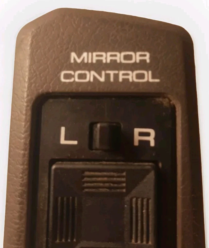 1990 Infiniti M30 купе переднее левое окно и зеркало переключатель управления и ободок - Изображение 4 из 4