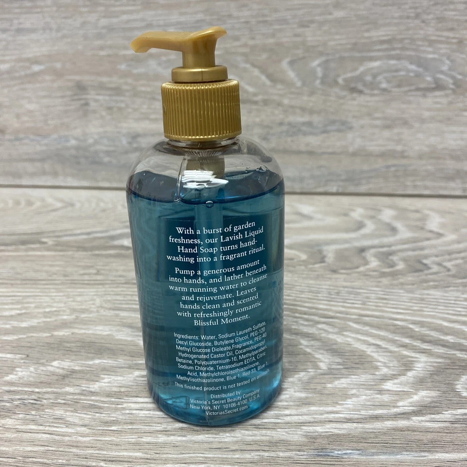 Victoria's Secret Blissful Moment eau de toilette spray 3,4 fl oz y jabón de manos Foto 3 de 4