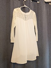 Vanberfia Women's White Flowy Dress Short Size Medium Lace 3/4 Length Sleeves