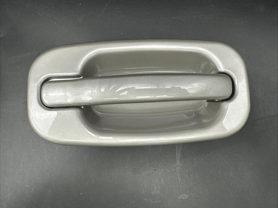 Tahoe Silverado Sierra Suburban Yukon 1999-2006 - Juego de 4 manijas de puerta plateadas Foto 4 de 4