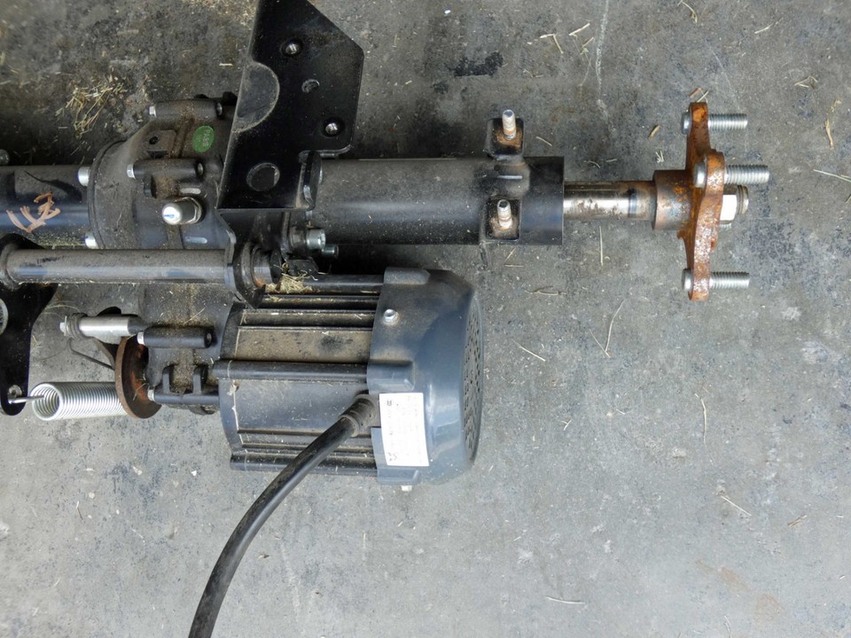 Complete Rear Axle w/ Drive Motors for Cub Cadet ZT1 42E Riding Lawn ...