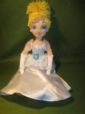 Disney Store Doll     16 inch Plush Cinderella NM 234