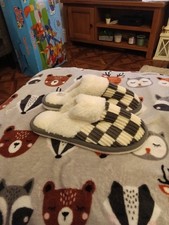 Ladies Slip In Slippers Size 38 To 39 EU Brand New Nice And Furry And Warm