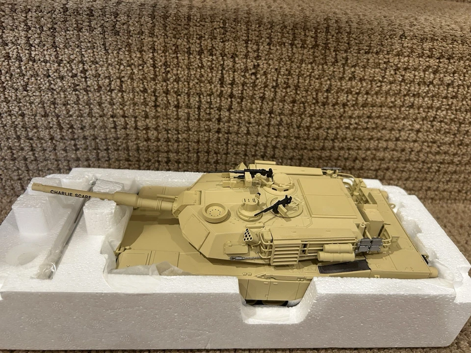 Minichamps 1:35 U.S. M1A2SEP Abrams, 'Charlie Scarf' Iraq 2003, No. 350043000 - Image 2 of 4