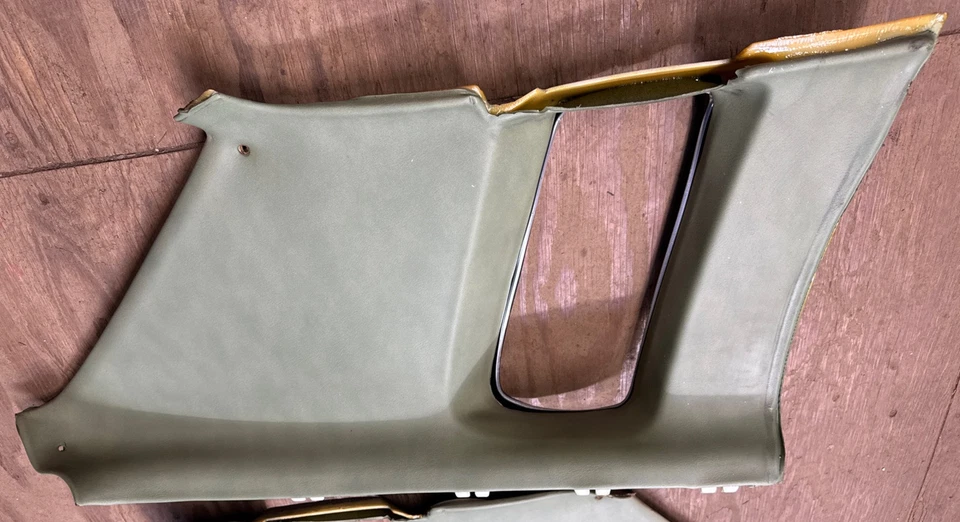 Chevrolet Monte Carlo 1974-1977 paneles de vela interiores cubiertos de vinilo oliva Foto 3 de 4