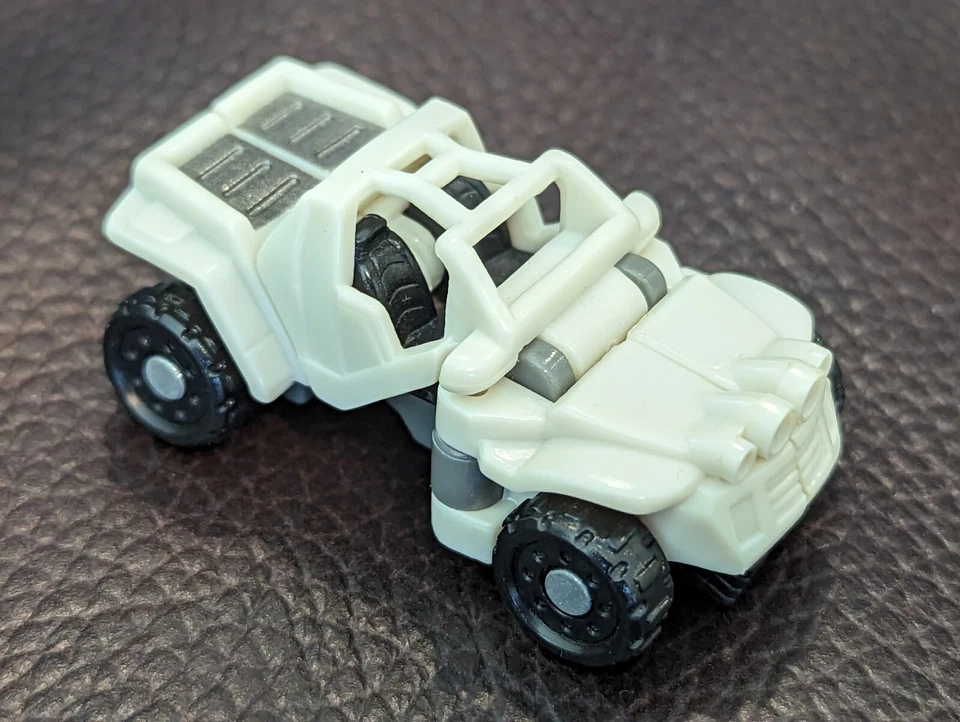 Transformers Armada: Scavenger's Mini-Con Rollbar Car Truck Jeep Transformer - Image 2 of 4