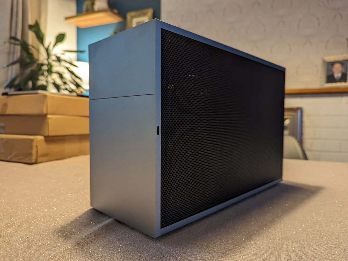 Mini-ITXケース 「FormD T1 Black v2.0」-