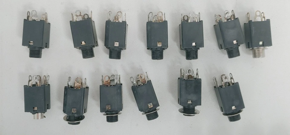 Switchcraft 3-Conductor 1/4" Closed Circuit Jacks Grounded Case Lot of 77 NOS - Image 4 of 4