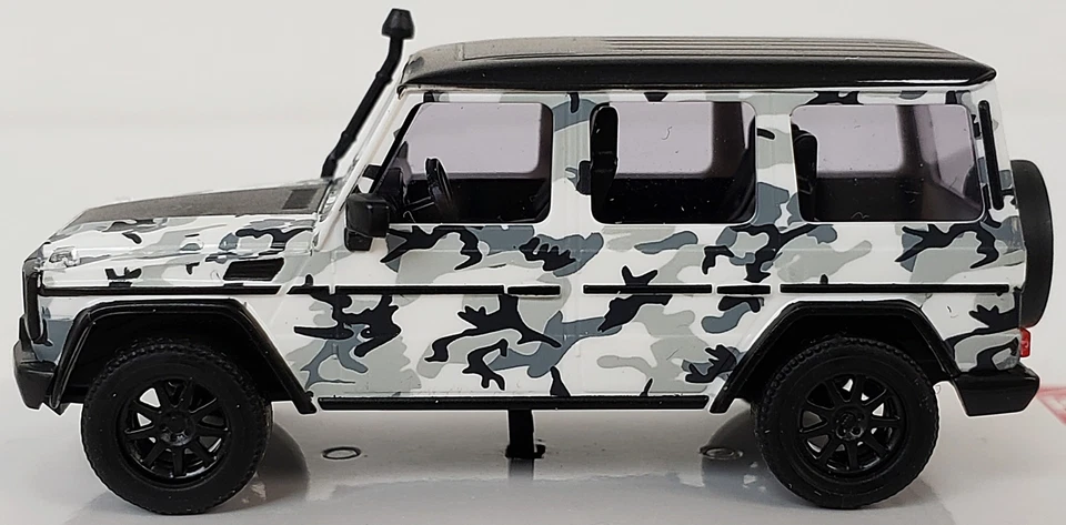 Busch NEW HO 1/87 Mercedes Benz G Class SUV in Gray/White/Green Camo Finish - Image 4 of 4