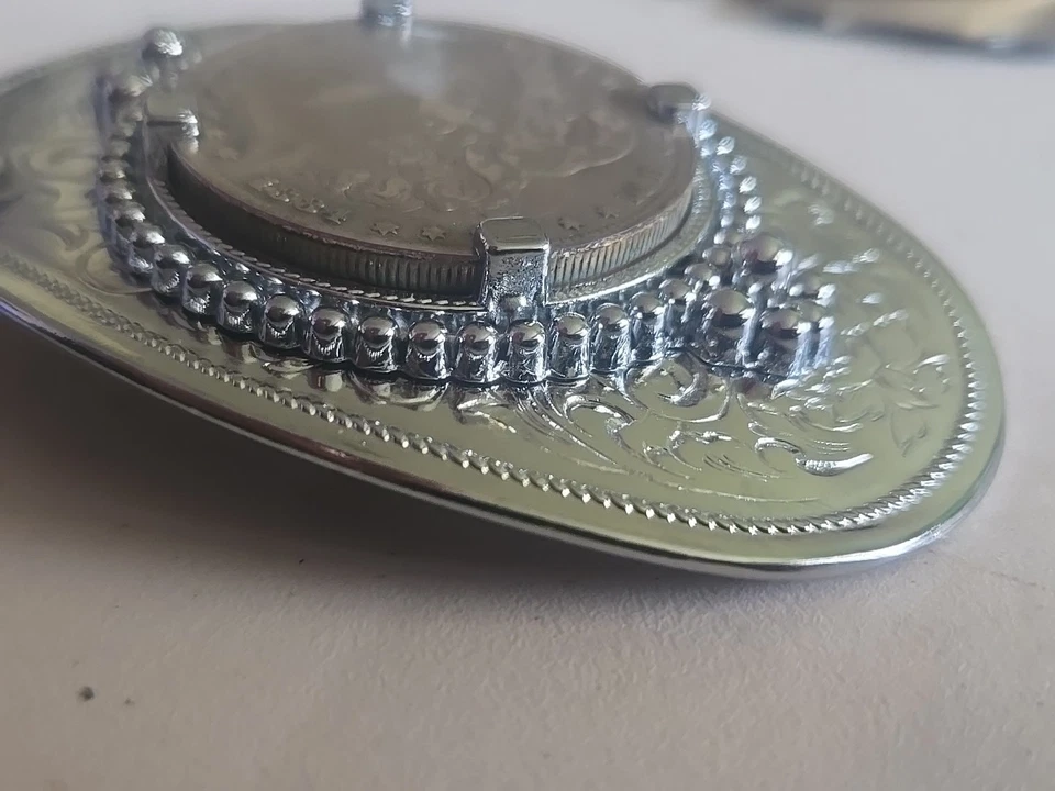 Dólar de plata Morgan 1884 Estados Unidos cinta azul montaje en roca hebilla de cinturón Foto 4 de 4