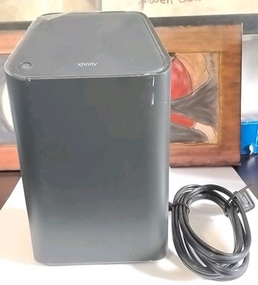 Comcast Xfinity XB6 T xFi Gateway (Modem + Router)