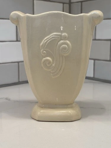 Vintage Red Wing 951 Art Deco Trophy Vase Cream White