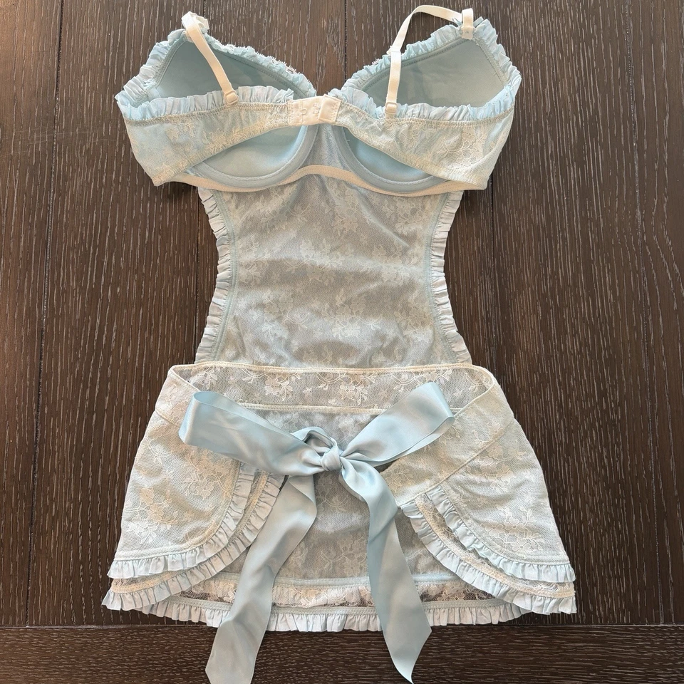 维多利亚的秘密性感小东西法国女仆围裙内衣 36C 浅蓝色 — 第 4/4 张图片
