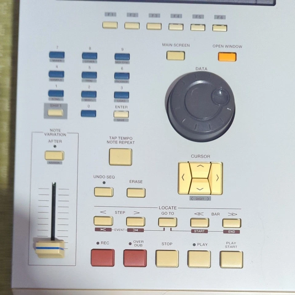 AKAI MPC 2000XL MIDI PRODUCTION CENTER drum sampler rhythm machine - Image 3 of 4