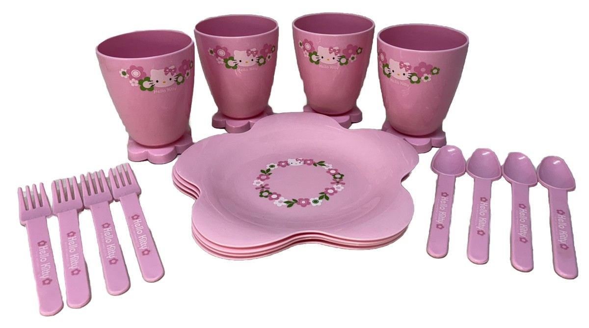 Hello Kitty Sanrio Pink 16 PIECE Plastic Dishes Tea Set Plates