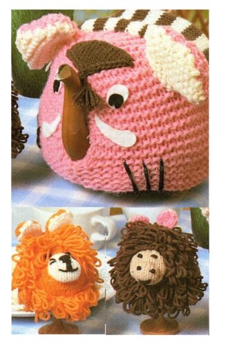 Tea cosy PIG Knitting pattern in DK. and 2 egg cosy's Lion + Monkey friends. - Afbeelding 1 van 4