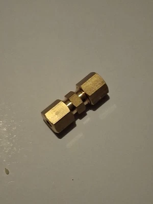 Brass Compression Union 3/16 Od Tube Rubber Fitting Brand New - image 1 of 2