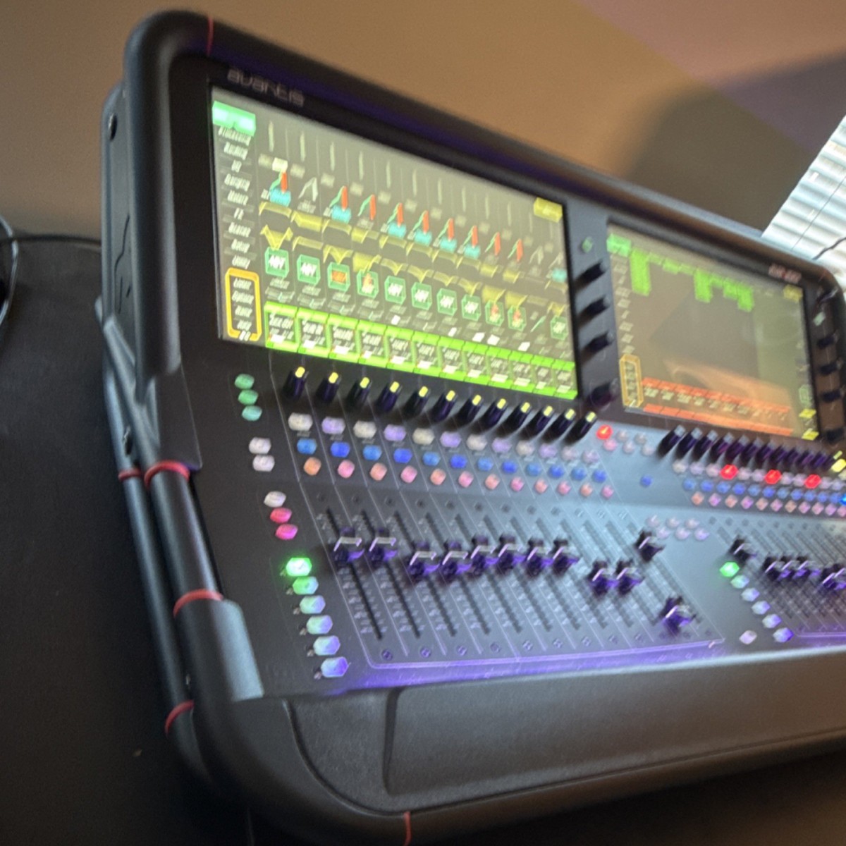 Allen & Heath AVANTIS 64 Ch USB Stereo Digital Mixer Console 96kHz