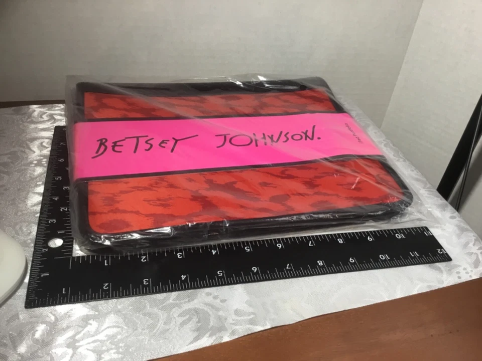 Betsey Johnson Ipad Portfolio Red/Black Tablet Cover - Image 2 of 4