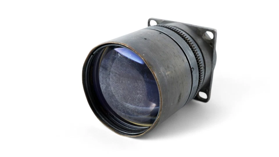 Sharp Lens 50/1.2 for the TVNE-4B tank attachment, interesting aperture - Image 2 of 4