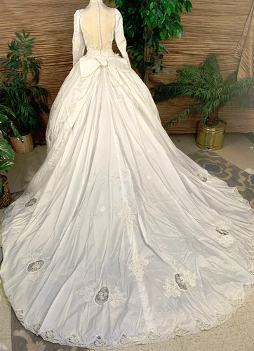 ls WHITE TAFFETA WEDDING DRESS LONG 