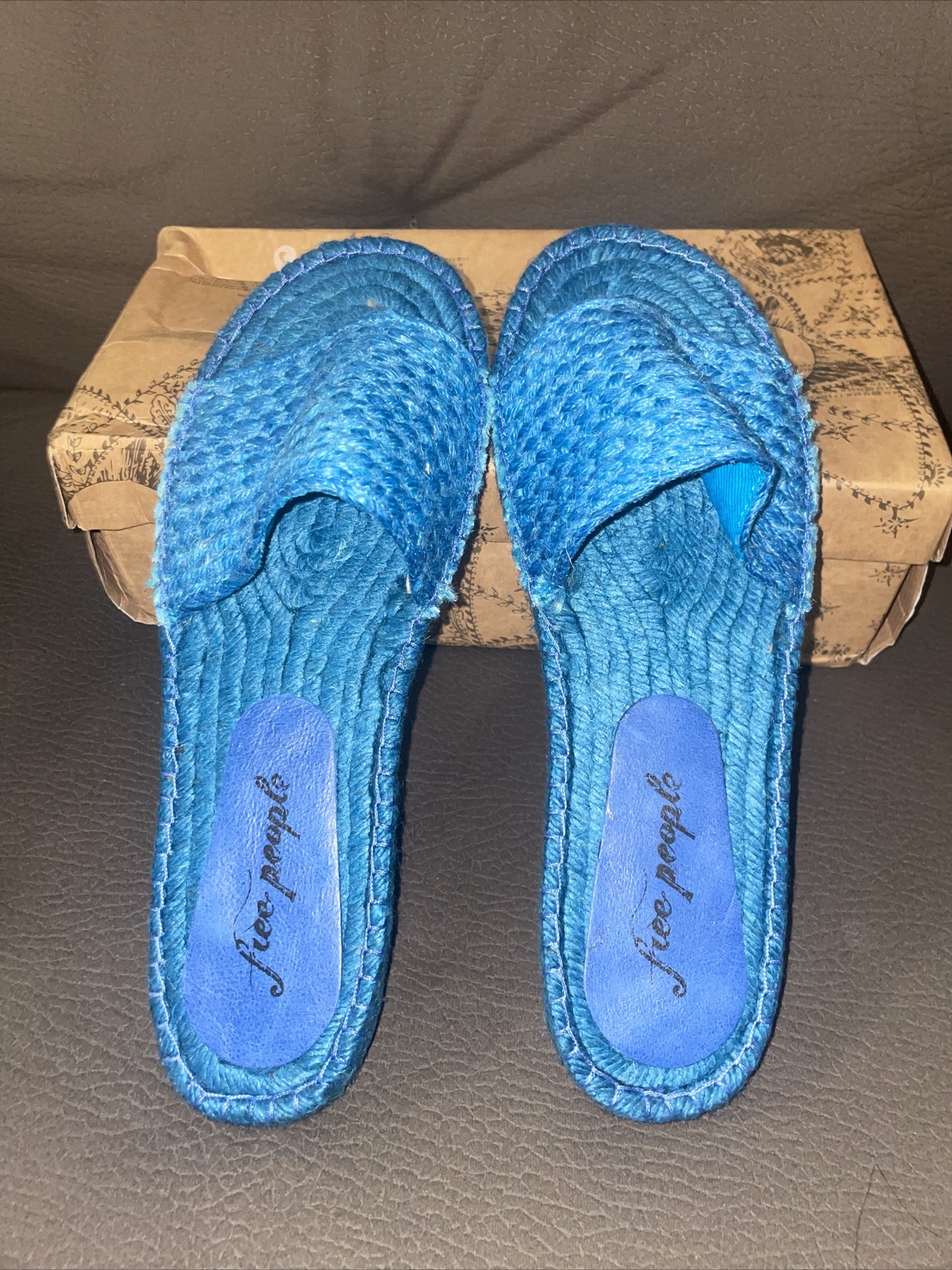 Sandalias deslizantes de alpargata delantera de playa Free People talla 8,5 nuevas con caja original.