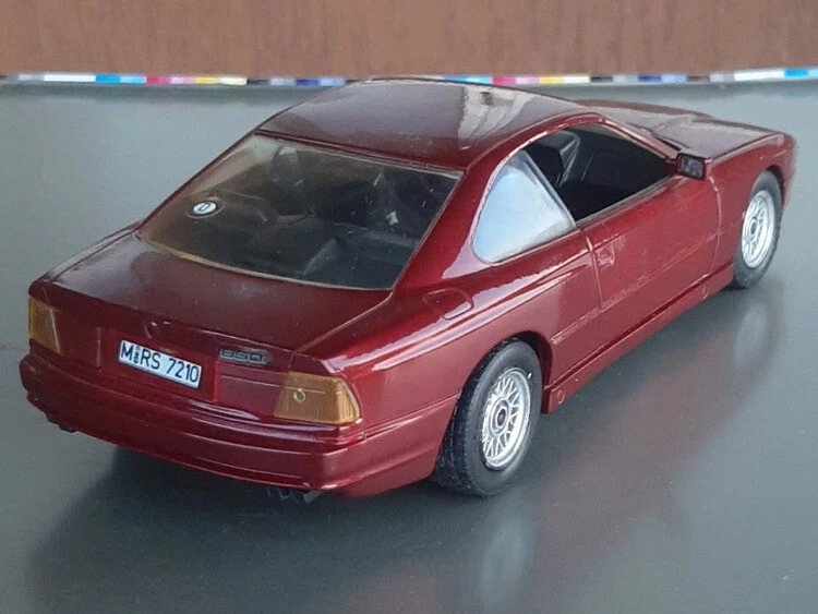 Burago BBurago Revell BMW 850I  1/24 - Immagine 2 di 2