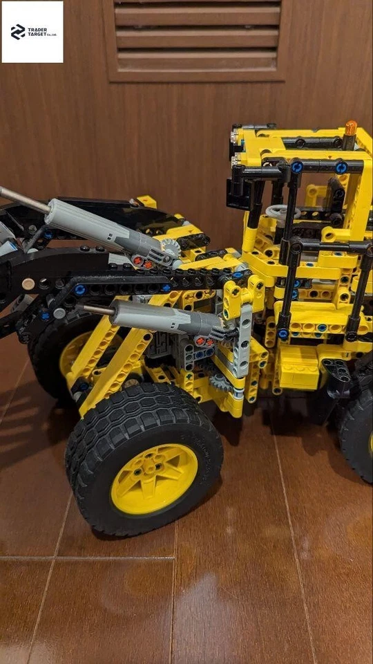 LEGO Technic Volvo L350F Wheel Loader 42030 In 2014 Used Retired - Image 4 of 4