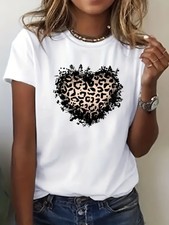 Featuring a Fashionable Polka Dot Heart Print Round-Neck Short-Sleeve T-Shirt