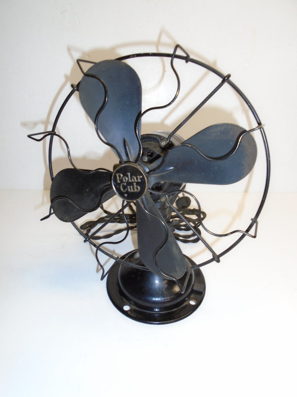 Antique A.C. GILBERT "POLAR CUB" 10" OSCILLATING TABLE FAN - WORKS GREAT!