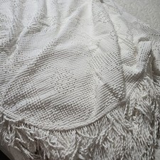 Bright White Chenille Tufted Full Size Bedspread 87"x102" 3" Fringe Medallion