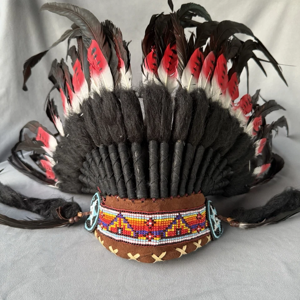 Hermosas plumas naturales hechas a mano Warbonnet inspiradas en nativos americanos Foto 2 de 4
