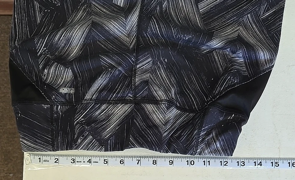 Danskin Now女式S黑色灰色图案卡普里打底裤修身运动服 — 第 4/4 张图片