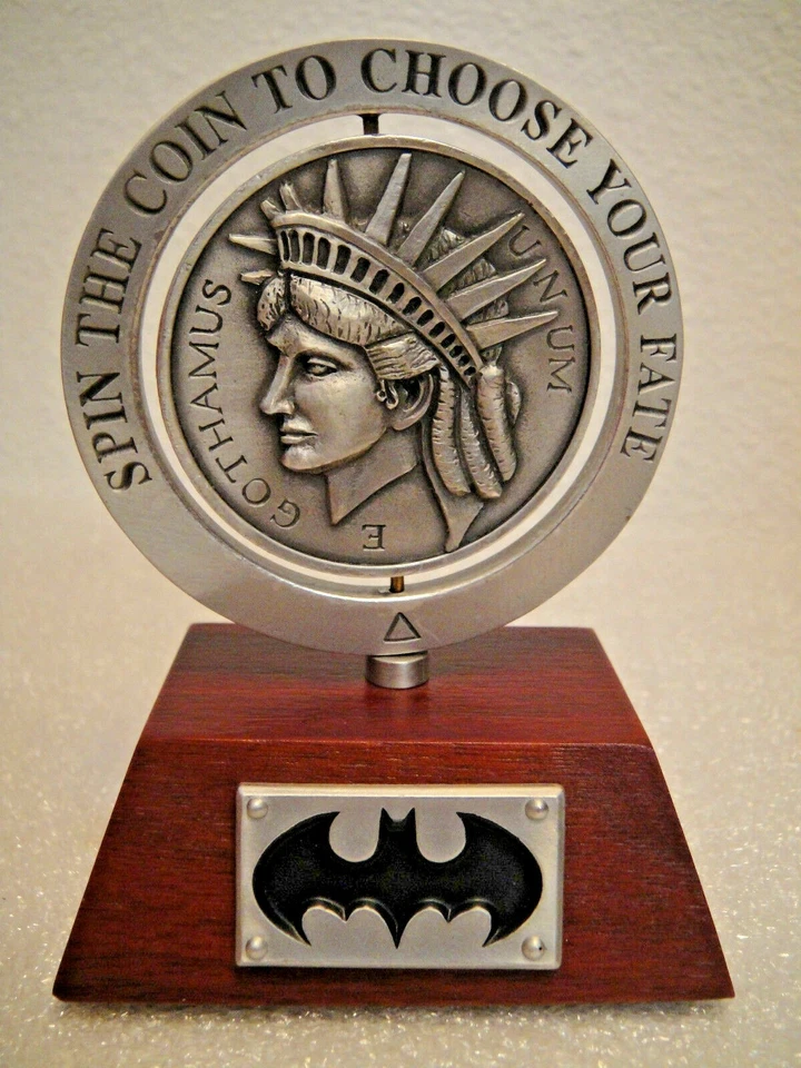 DC DIRECT BATMAN:TWO FACE LIMITED EDITION OFFICIAL COIN PROP REPLICA DARK KNIGHT - Image 2 of 4