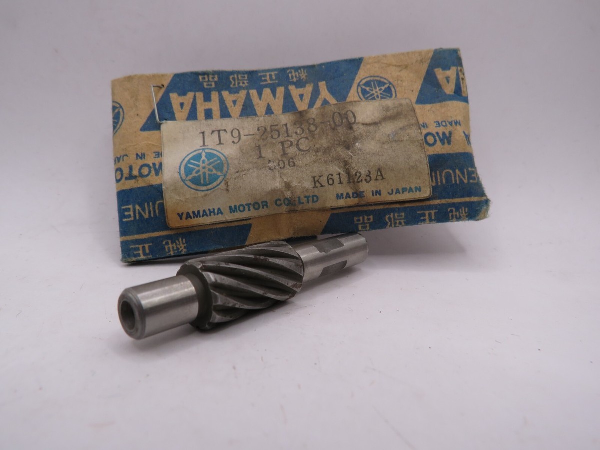 ストラップ 1 NOS Yamaha DT100 Trail Enduro 1977-1983 Genuine Speedometer Gear