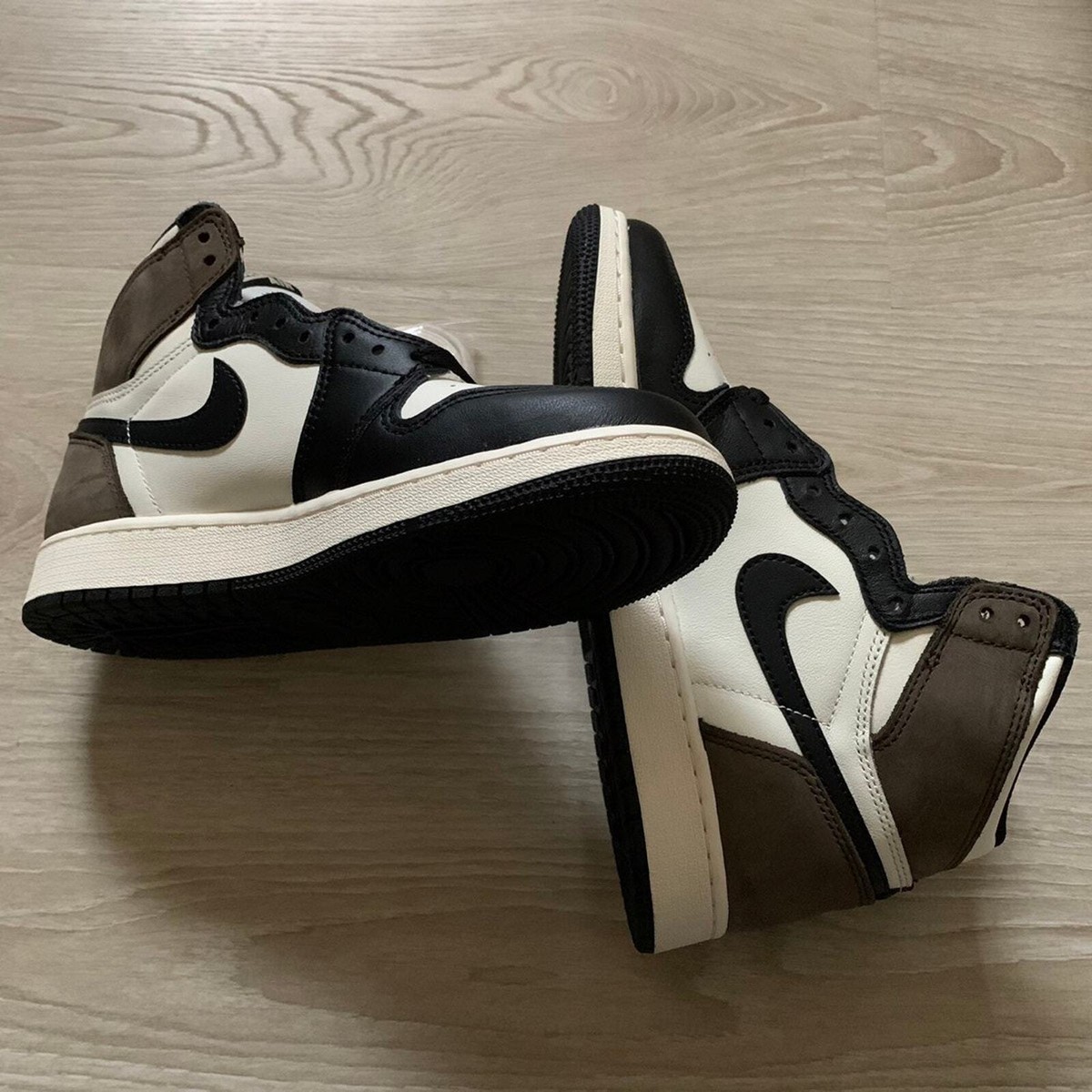 【23cm】NIKE AIR JORDAN 1 HIGH OG GS モカ NIKE AIR JORDAN 1 HIGH RETRO OG DARK MOCHA 